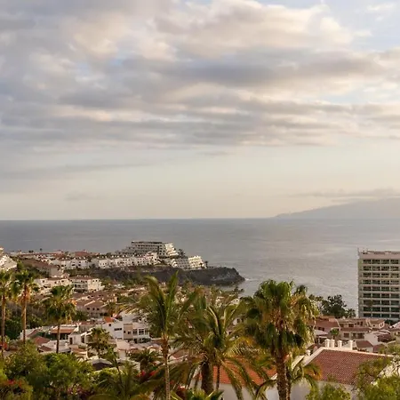 Cozy 2 Bedroom With Ocean View And Heated Swimming Pool